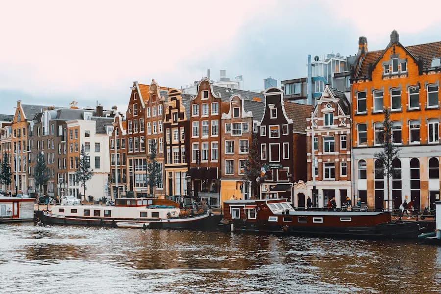 Amsterdam - Het Venetië van het Noorden en Natuurlijk Heiligdom